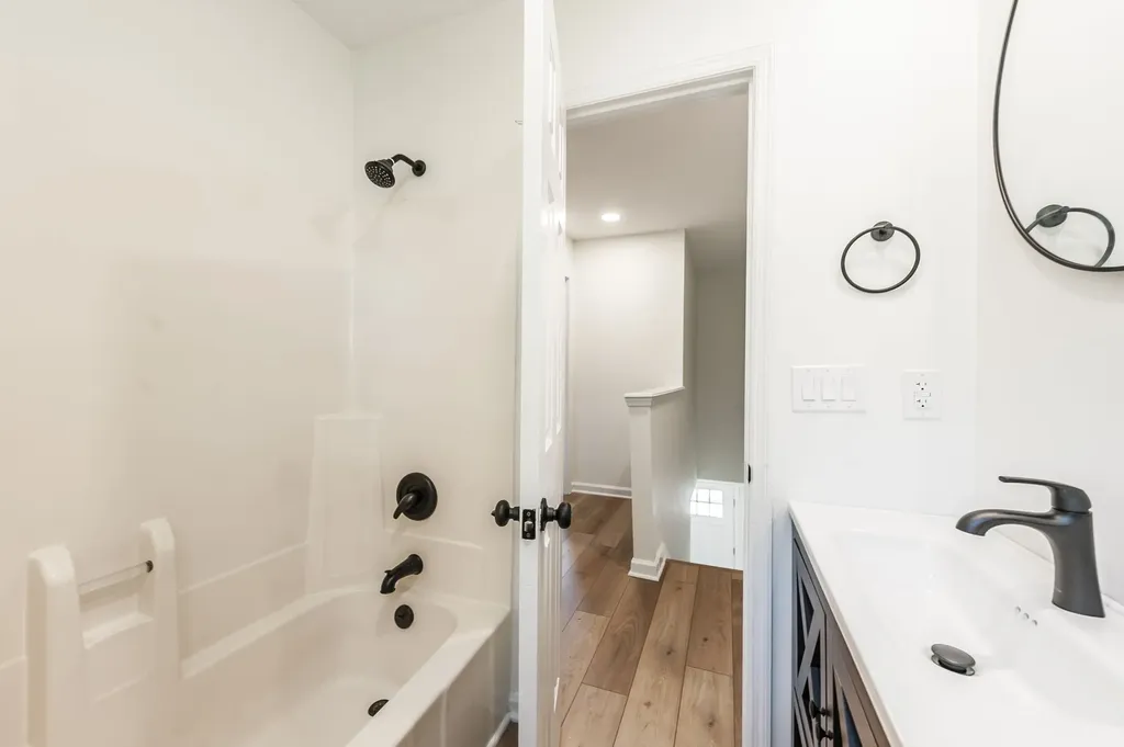 123 White Oak Way Hendersonville TN 37075