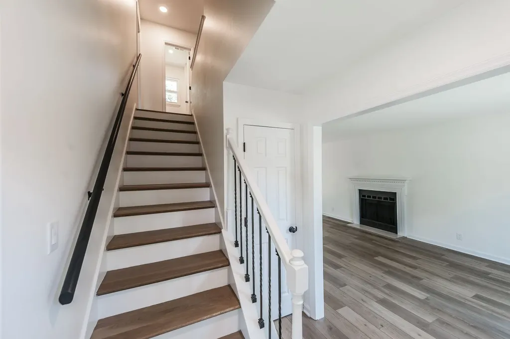123 White Oak Way Hendersonville TN 37075