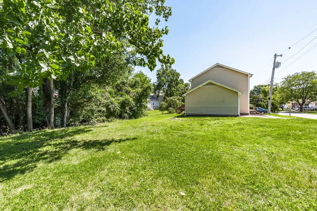 123 White Oak Way Hendersonville TN 37075