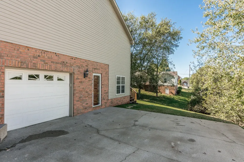 108 Longview Drive Goodlettsville TN 37072
