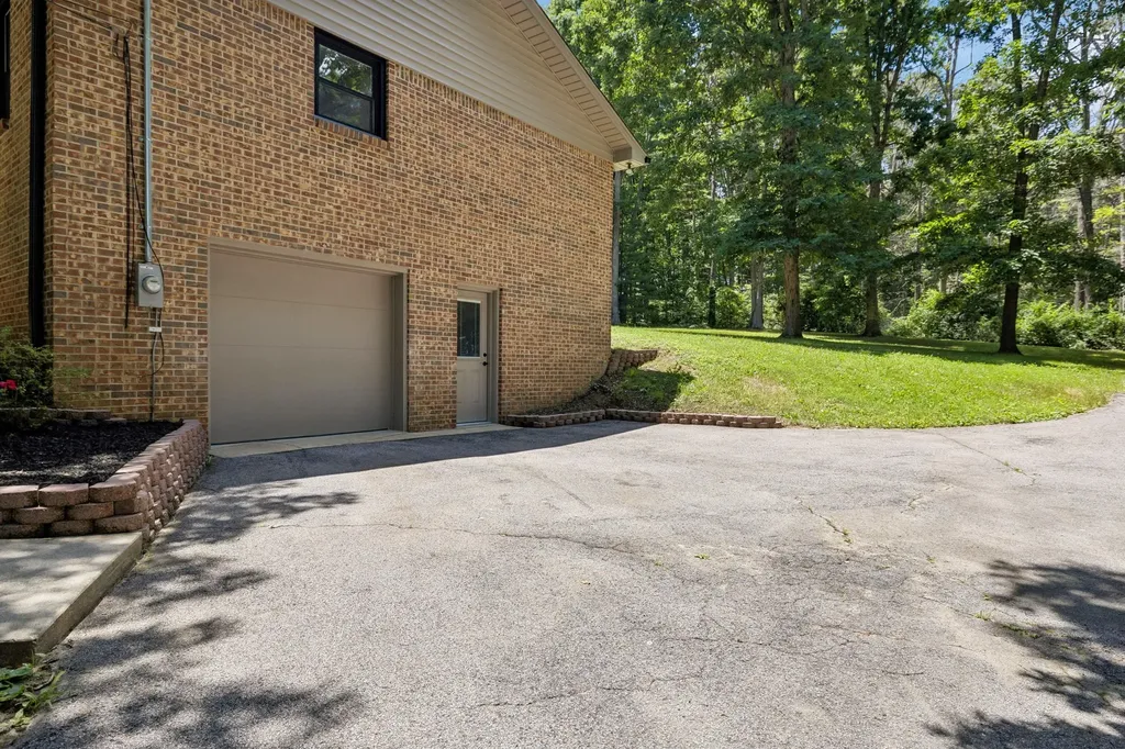 122 Payne Springs Road Dickson TN 37055