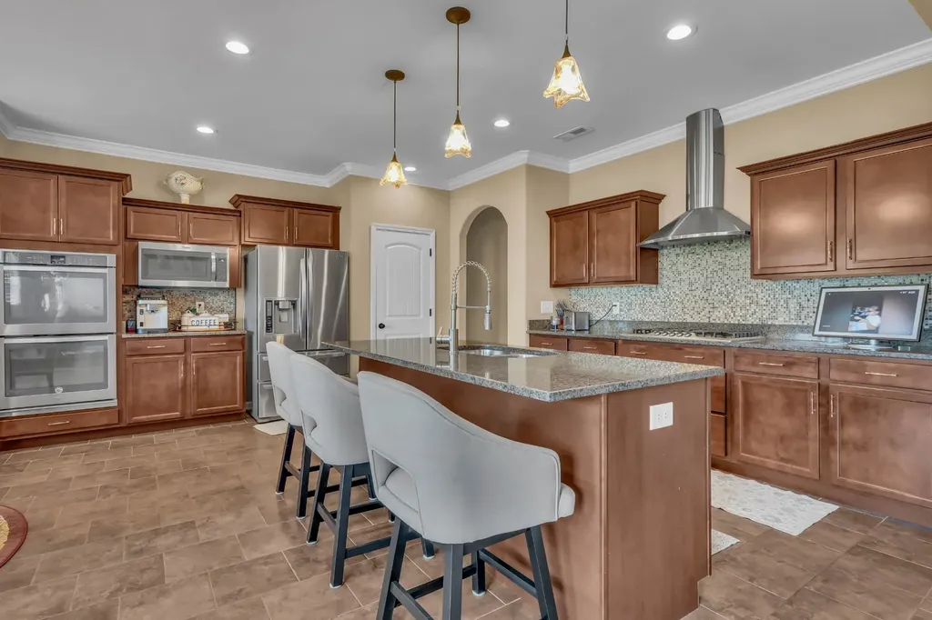 925 Tanager Court Clarksville TN 37040