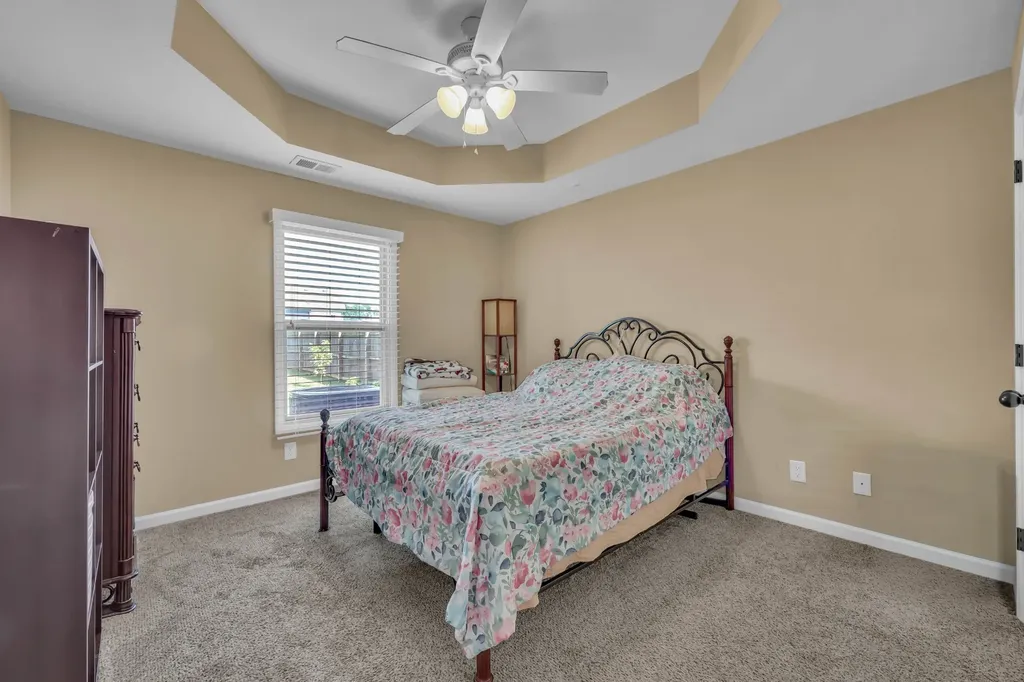 925 Tanager Court Clarksville TN 37040