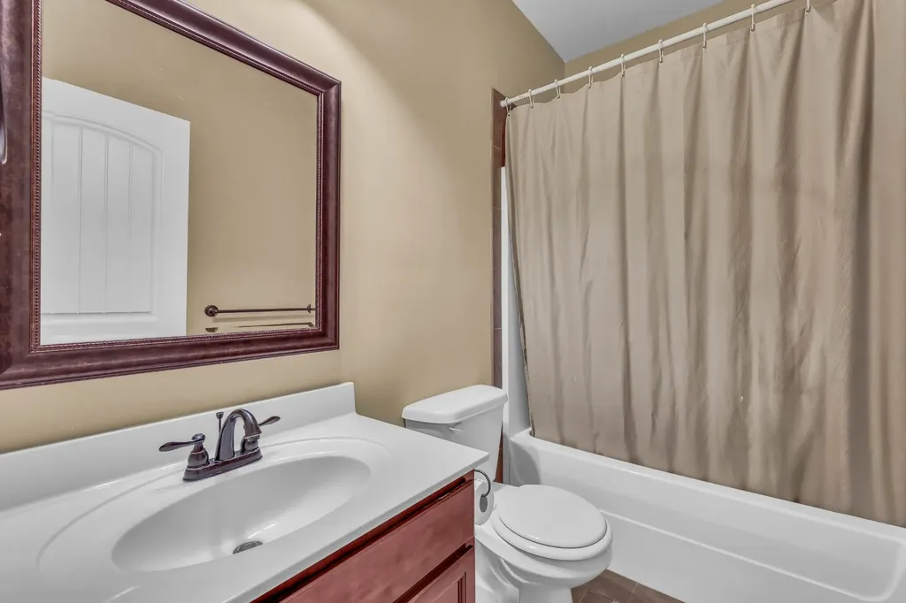 925 Tanager Court Clarksville TN 37040