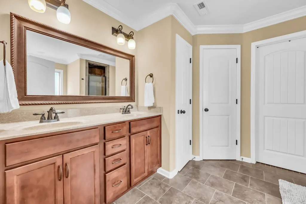 925 Tanager Court Clarksville TN 37040