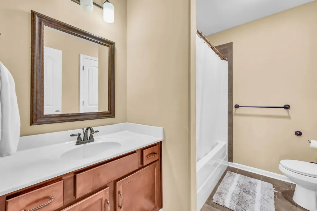 925 Tanager Court Clarksville TN 37040