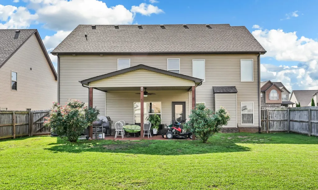 925 Tanager Court Clarksville TN 37040