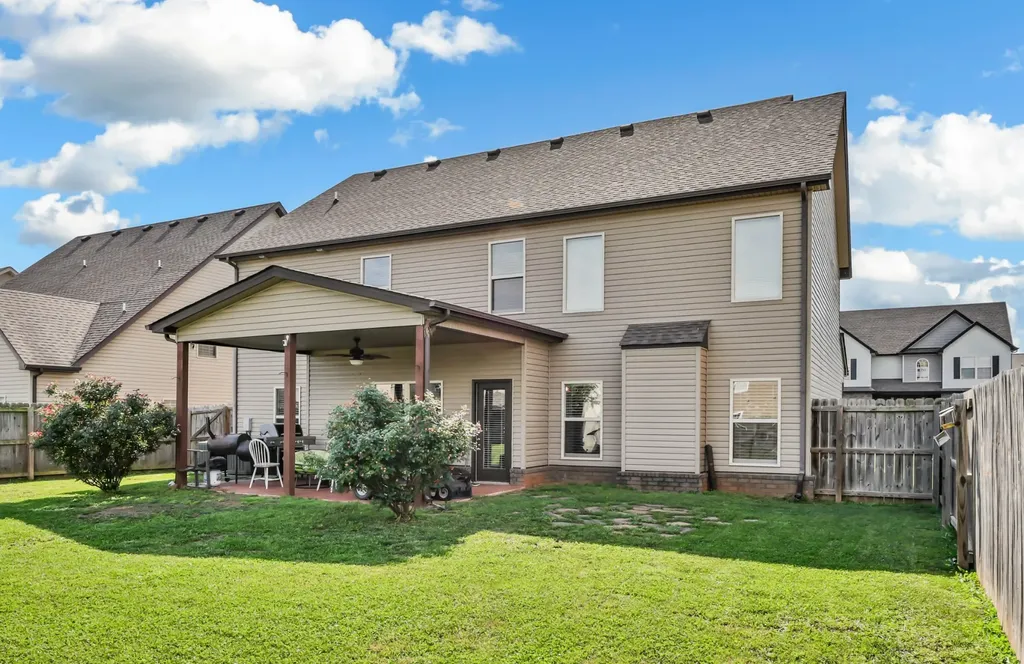 925 Tanager Court Clarksville TN 37040