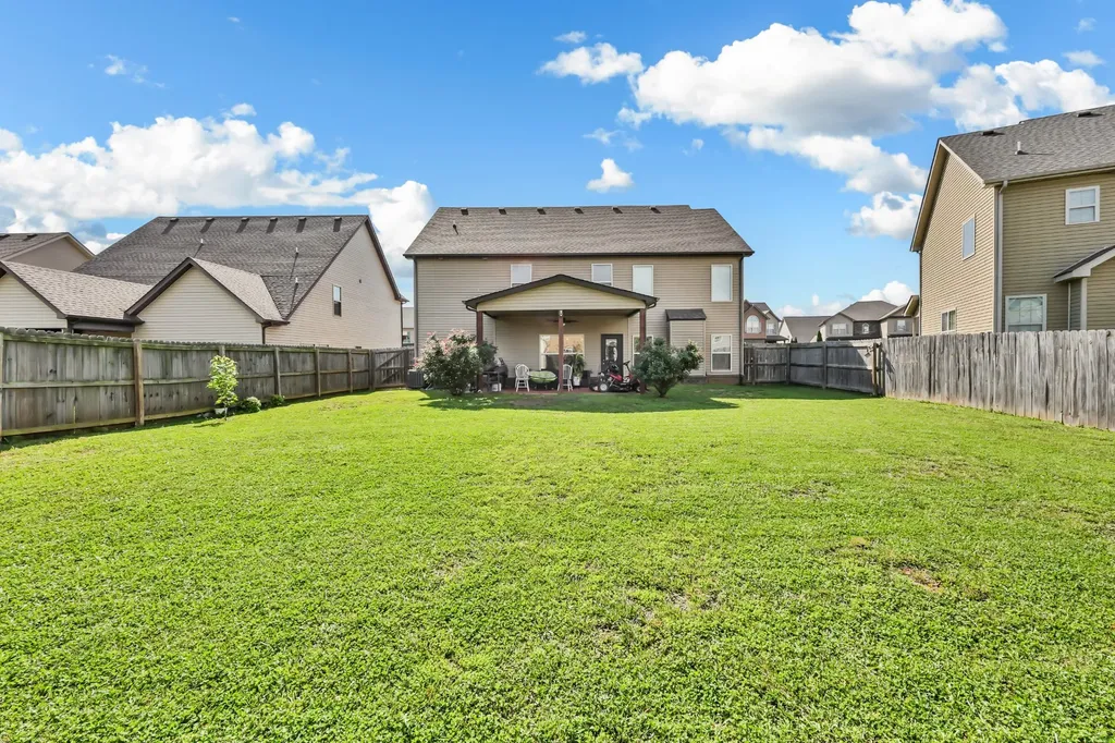 925 Tanager Court Clarksville TN 37040