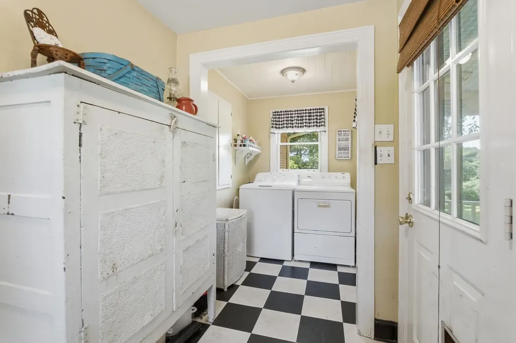 445 Carters Creek Pike Columbia TN 38401