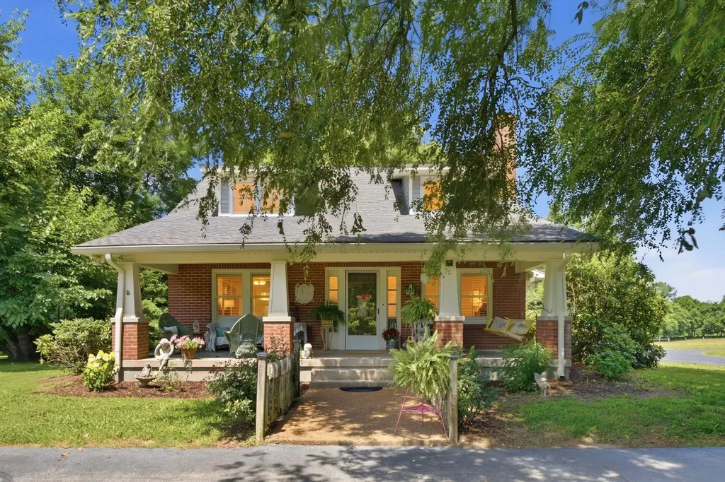 445 Carters Creek Pike Columbia TN 38401