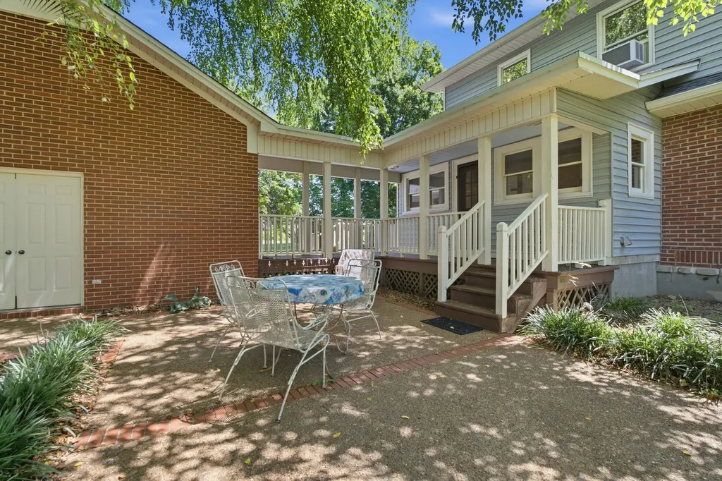 445 Carters Creek Pike Columbia TN 38401