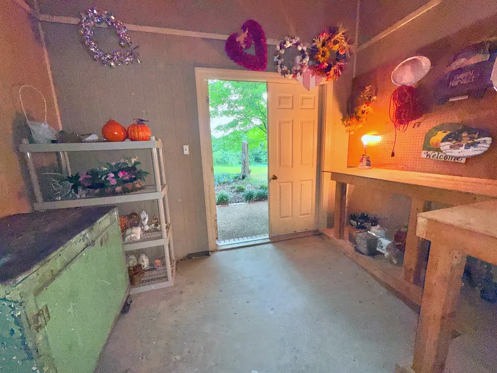 445 Carters Creek Pike Columbia TN 38401
