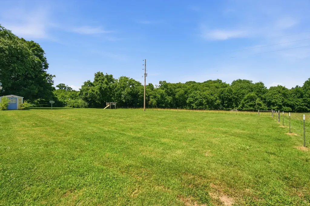 445 Carters Creek Pike Columbia TN 38401