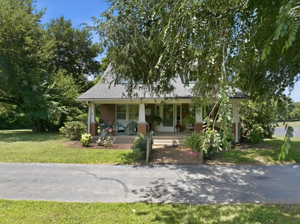 445 Carters Creek Pike Columbia TN 38401