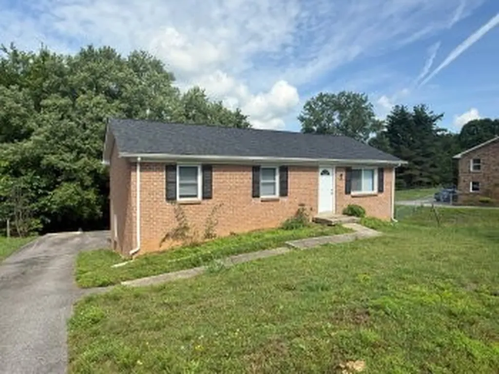 1318 Courtney Drive Clarksville TN 37042