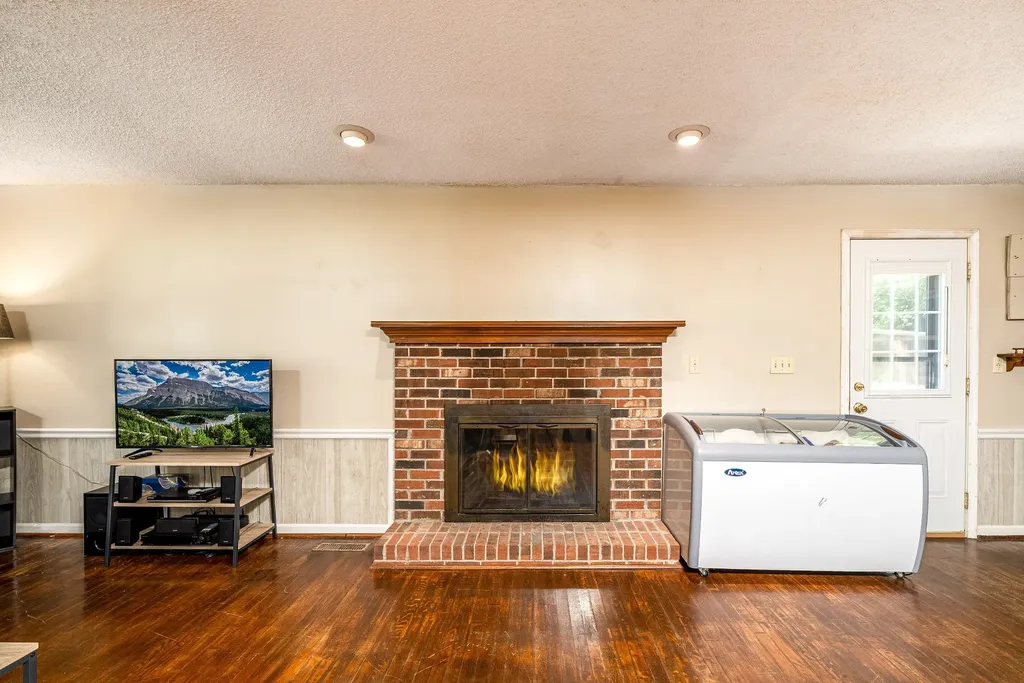 720 Nix Lane Waverly TN 37185