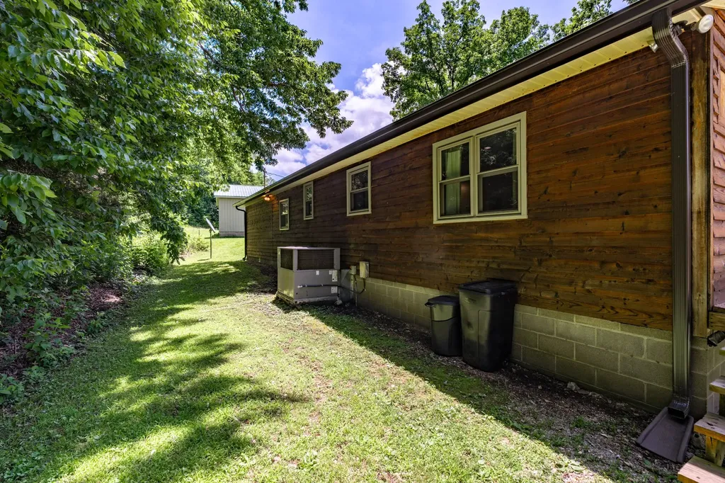 720 Nix Lane Waverly TN 37185