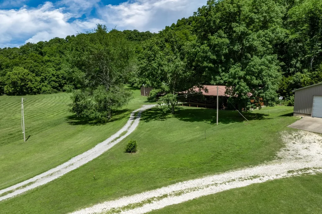 720 Nix Lane Waverly TN 37185