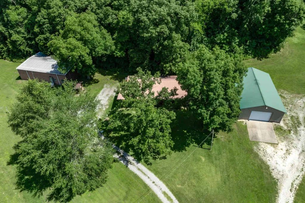 720 Nix Lane Waverly TN 37185