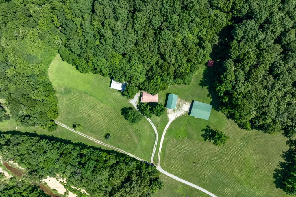 720 Nix Lane Waverly TN 37185