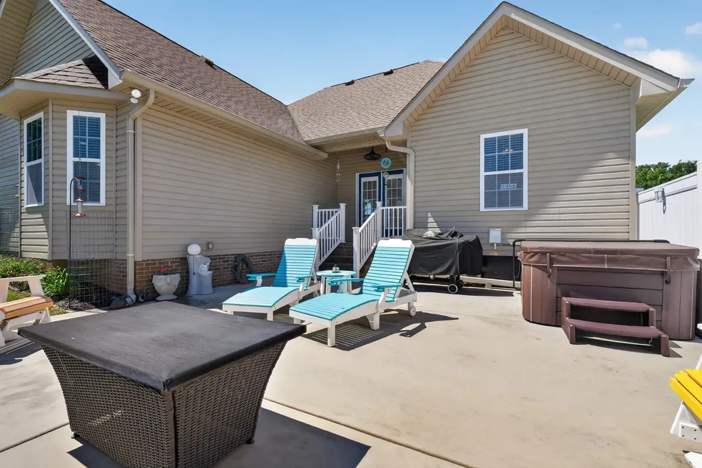 347 Keith Cove Road Cowan TN 37318