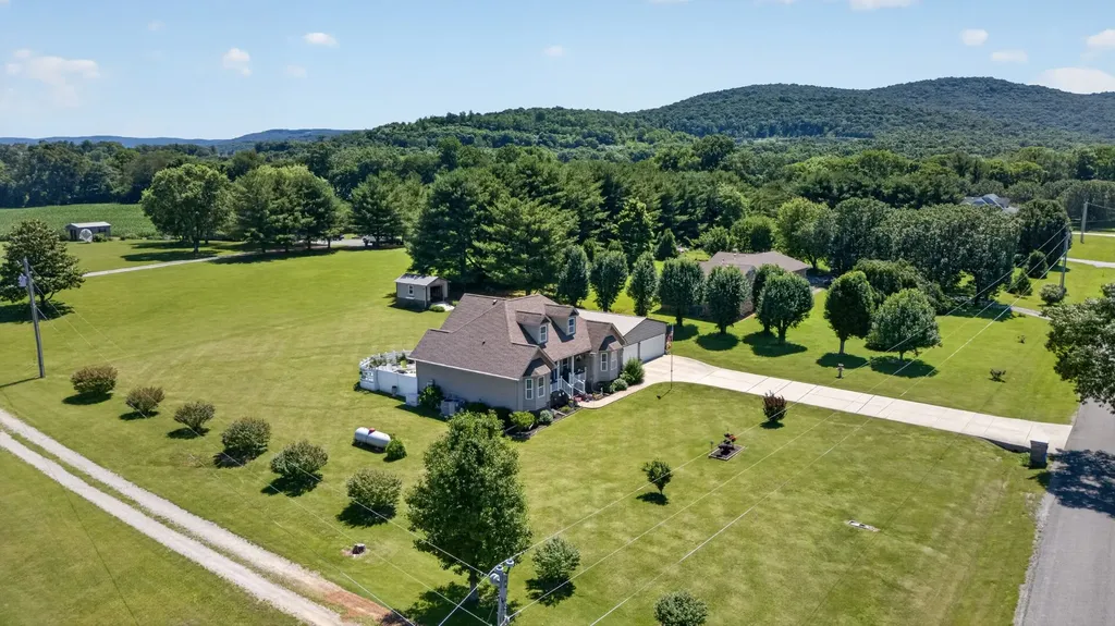 347 Keith Cove Road Cowan TN 37318