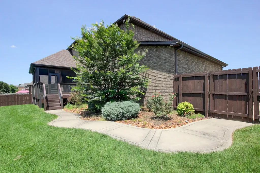 2616 Browning Way Clarksville TN 37043