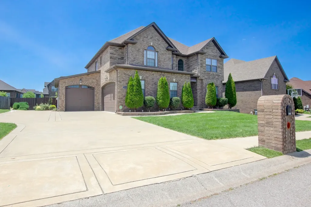 2616 Browning Way Clarksville TN 37043