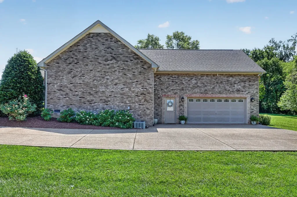 110 Bloomsbury Drive Portland TN 37148