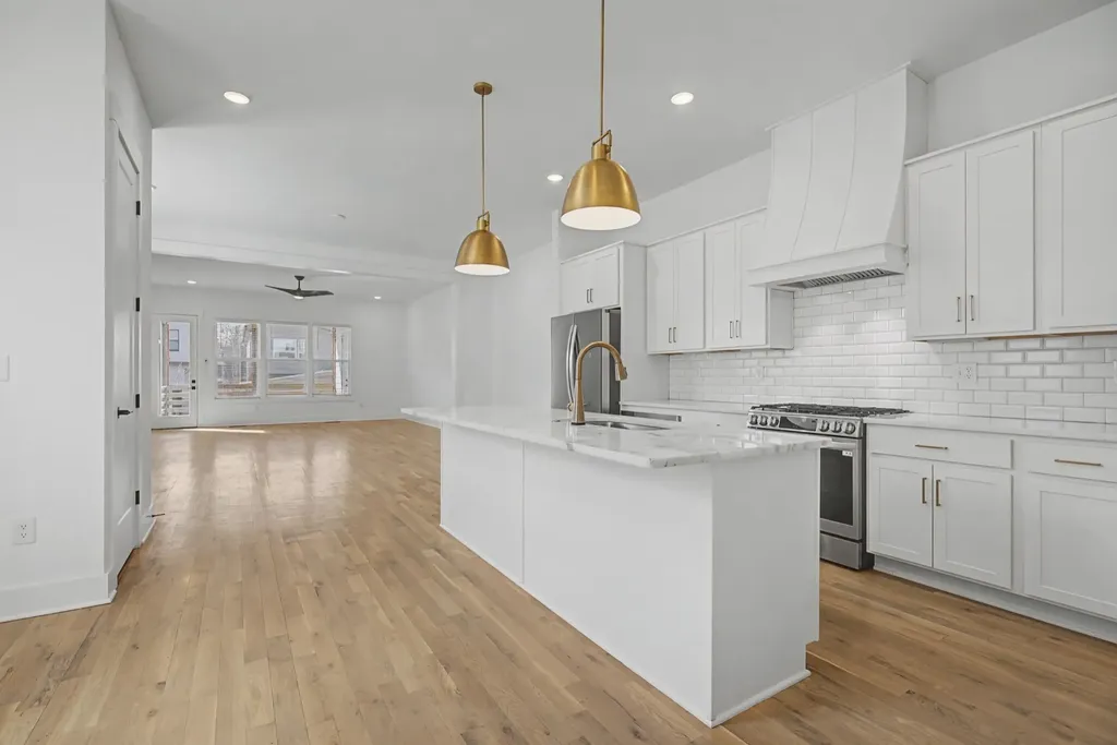 1909A 15th Ave, N Nashville TN 37208