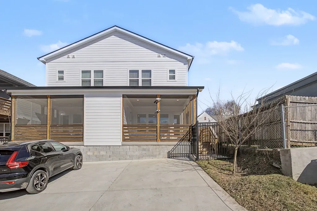 1909A 15th Ave, N Nashville TN 37208
