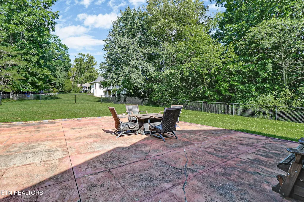 1401 Holiday Drive Crossville TN 38555