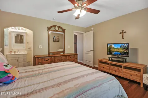 1401 Holiday Drive Crossville TN 38555