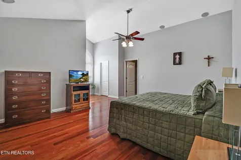 1401 Holiday Drive Crossville TN 38555