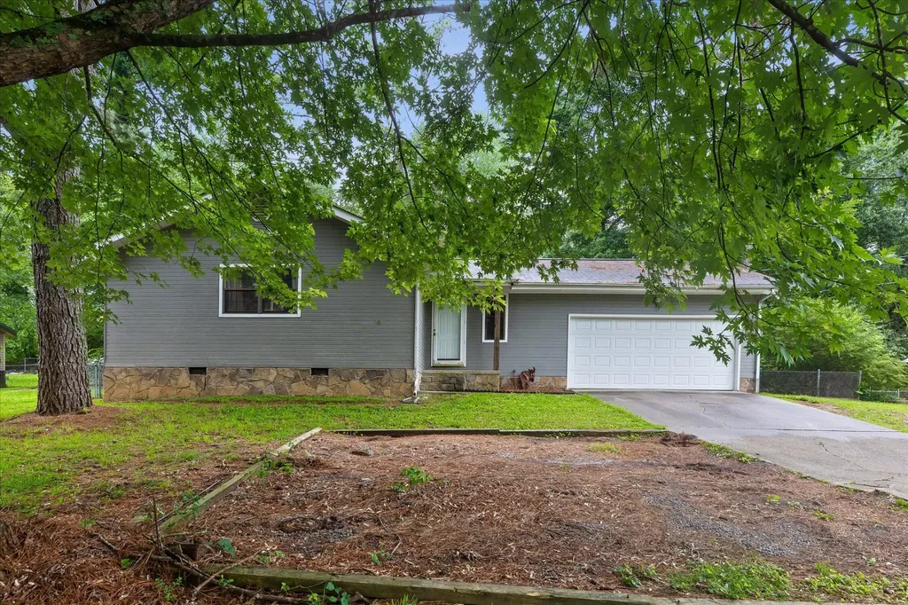 1884 Peavine Road Rock Spring GA 30739