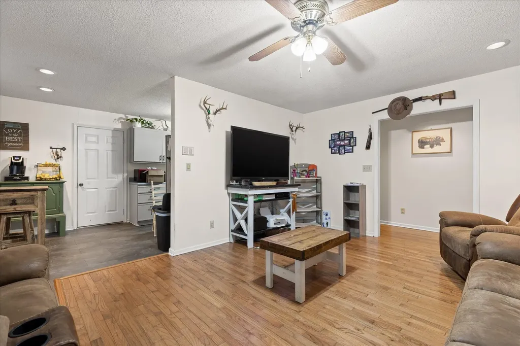 1884 Peavine Road Rock Spring GA 30739