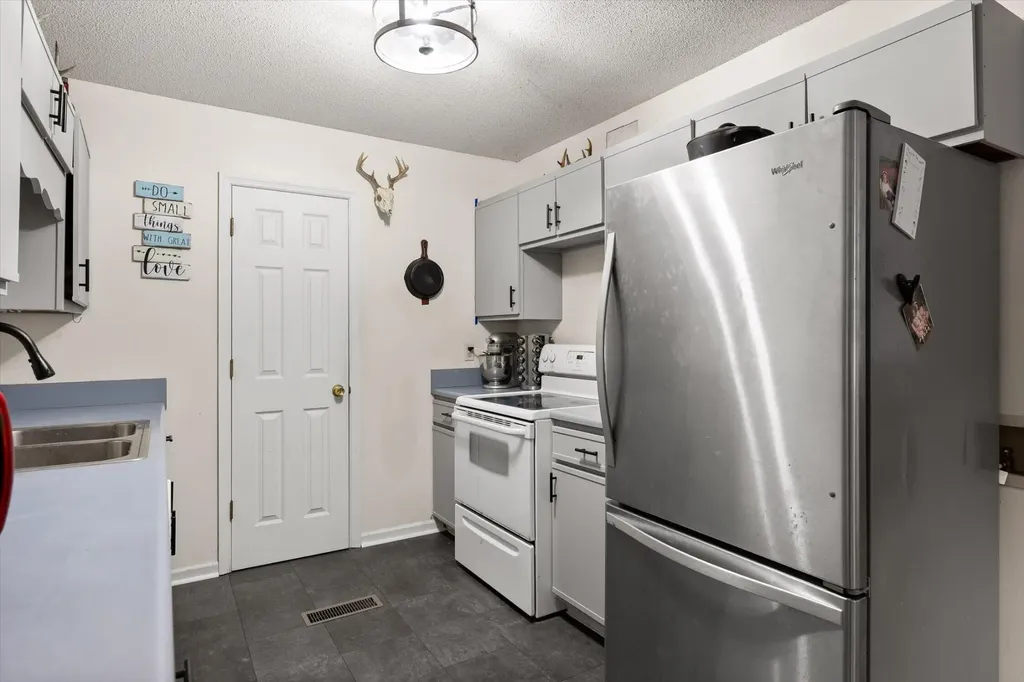 1884 Peavine Road Rock Spring GA 30739