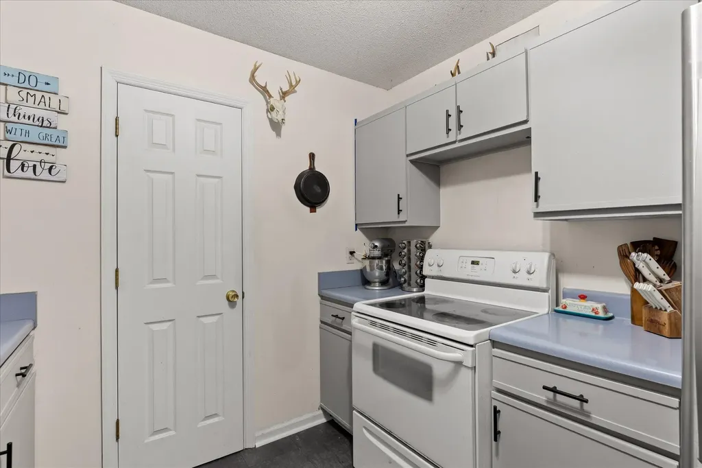 1884 Peavine Road Rock Spring GA 30739