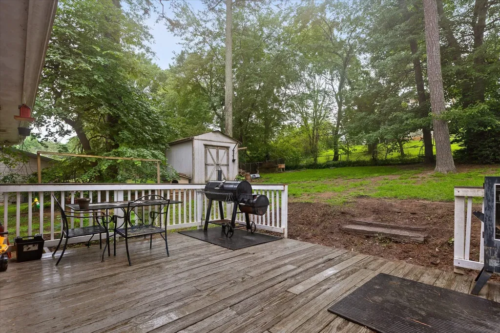 1884 Peavine Road Rock Spring GA 30739