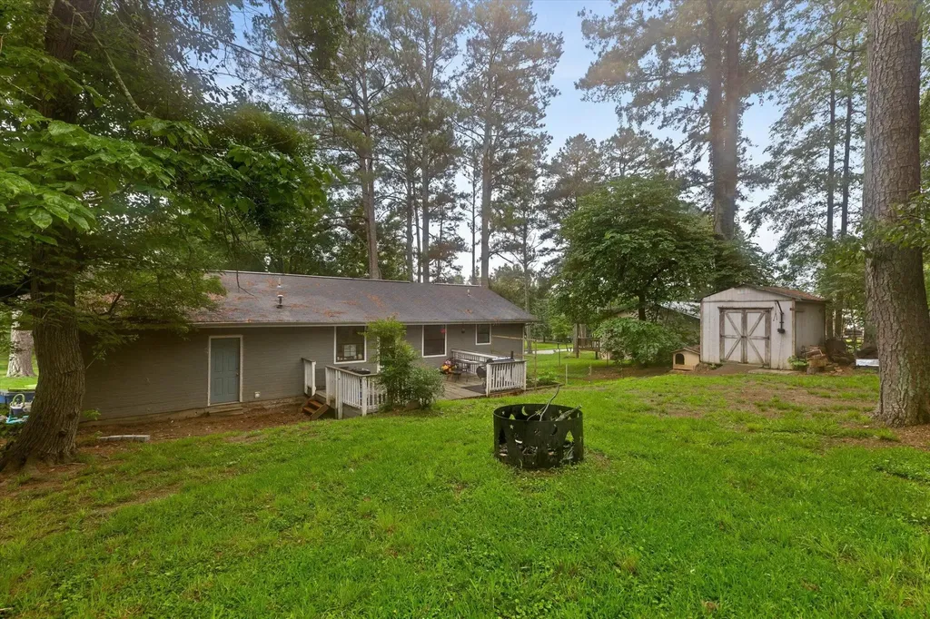 1884 Peavine Road Rock Spring GA 30739