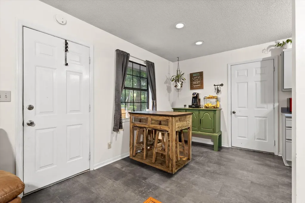 1884 Peavine Road Rock Spring GA 30739