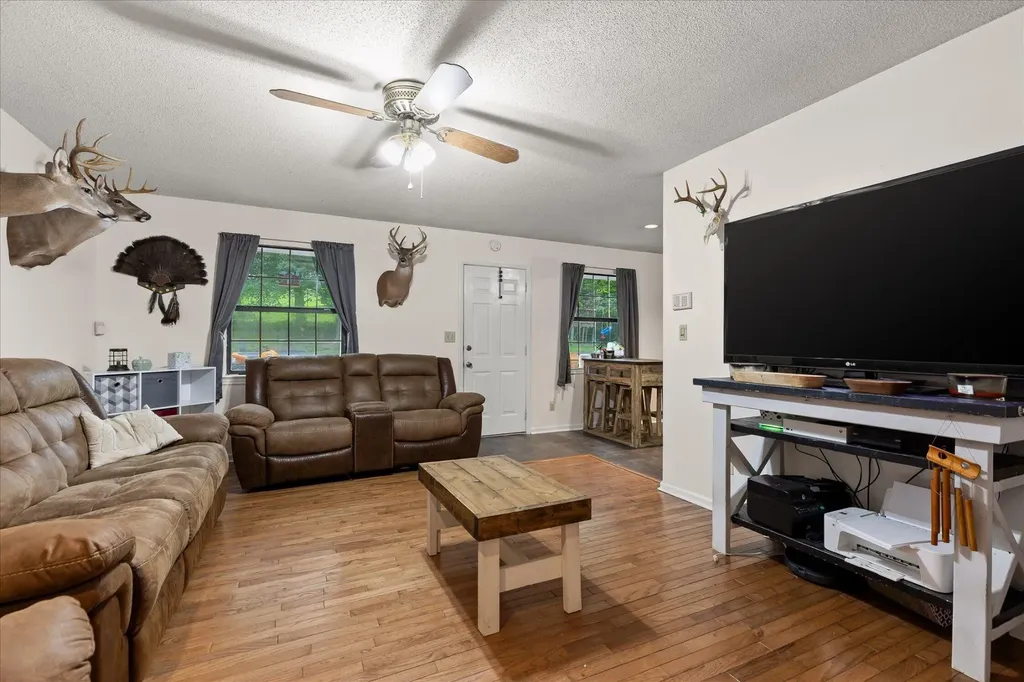 1884 Peavine Road Rock Spring GA 30739