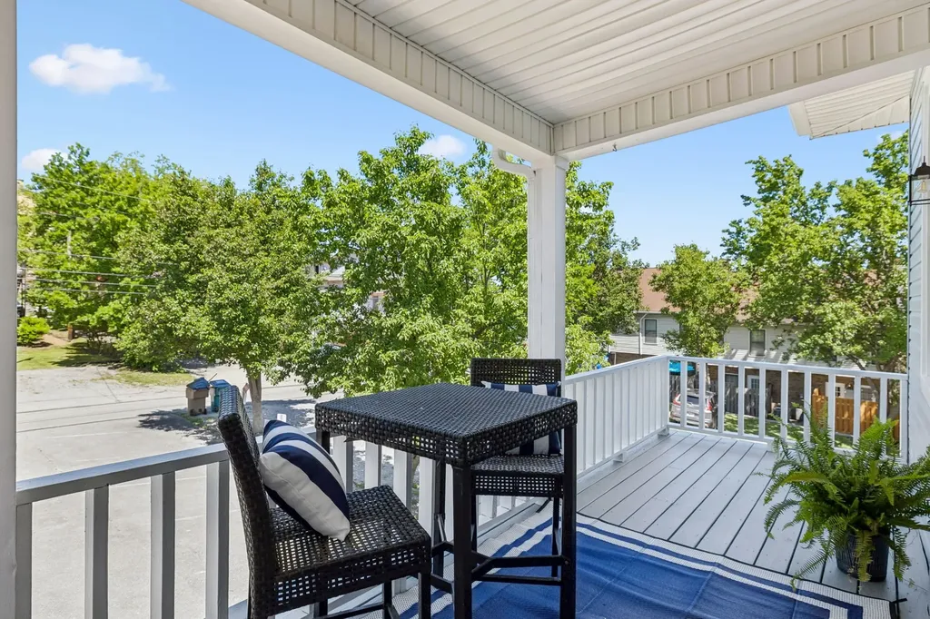 1313 16th Ave, S Nashville TN 37212