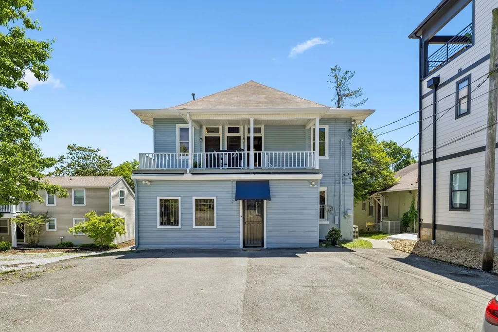 1313 16th Ave, S Nashville TN 37212