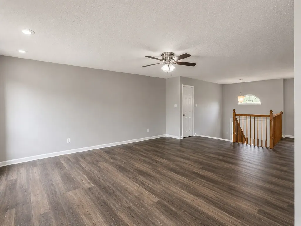 1023 Hedge Apple Drive Clarksville TN 37040