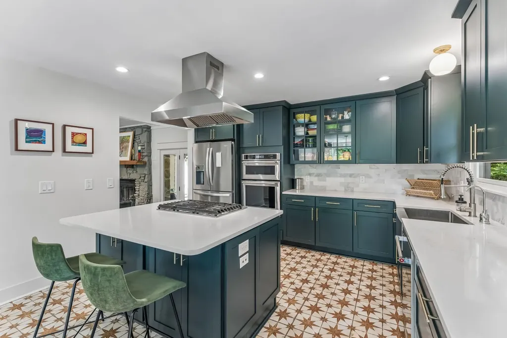 9033 Old Charlotte Pike Pegram TN 37143