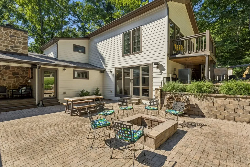 9033 Old Charlotte Pike Pegram TN 37143