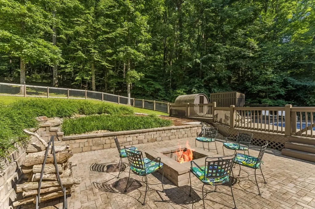 9033 Old Charlotte Pike Pegram TN 37143