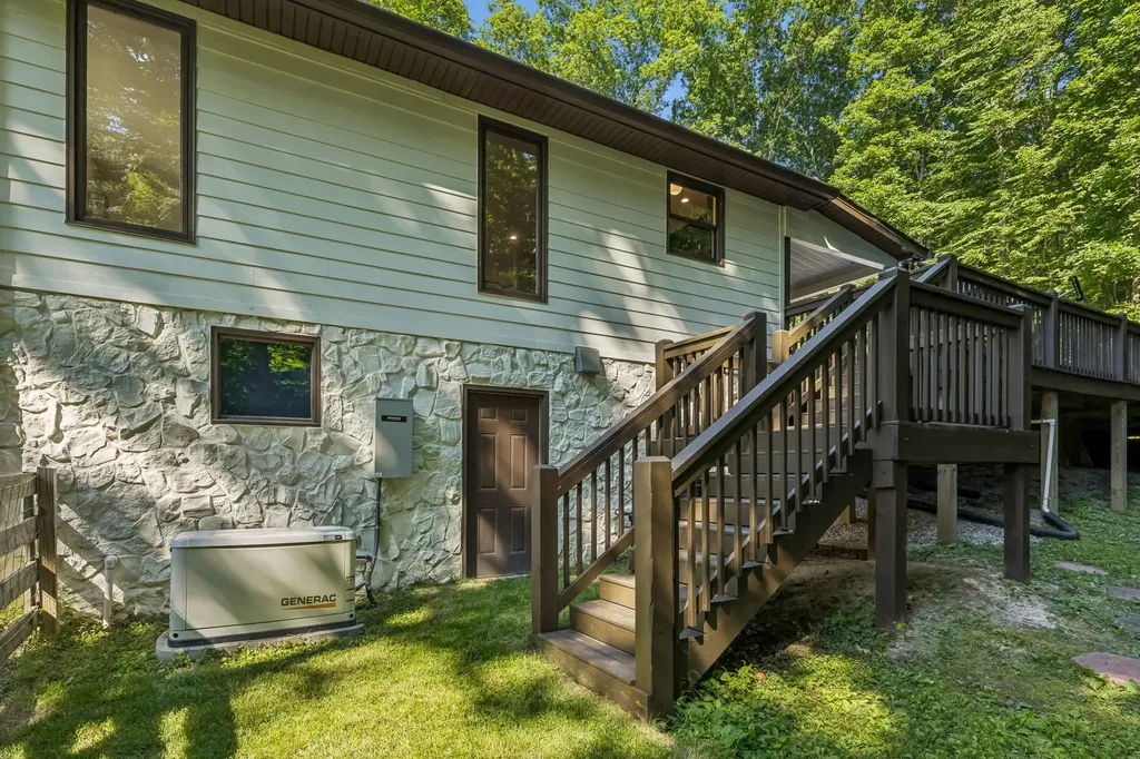 9033 Old Charlotte Pike Pegram TN 37143
